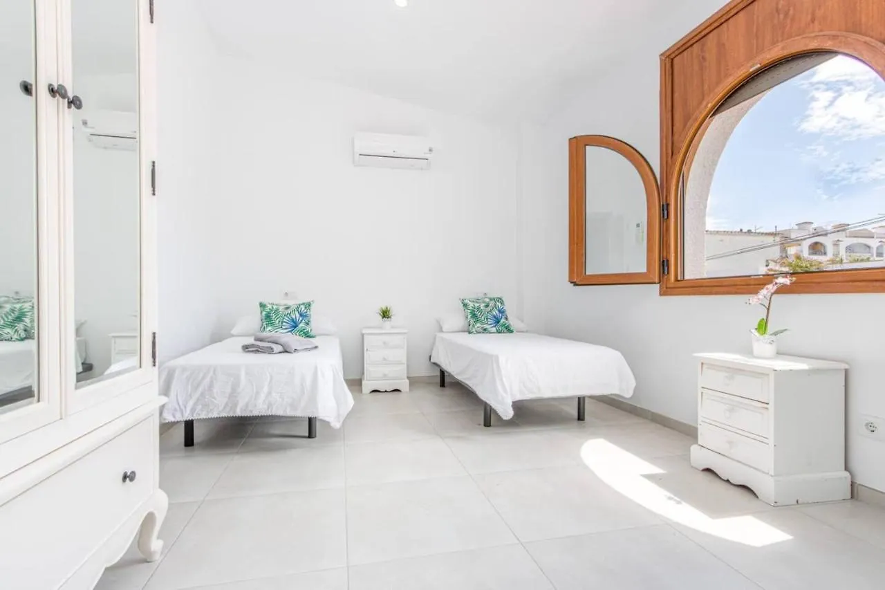 Holiday home Casa Renovada Centro Empuriabrava Villa