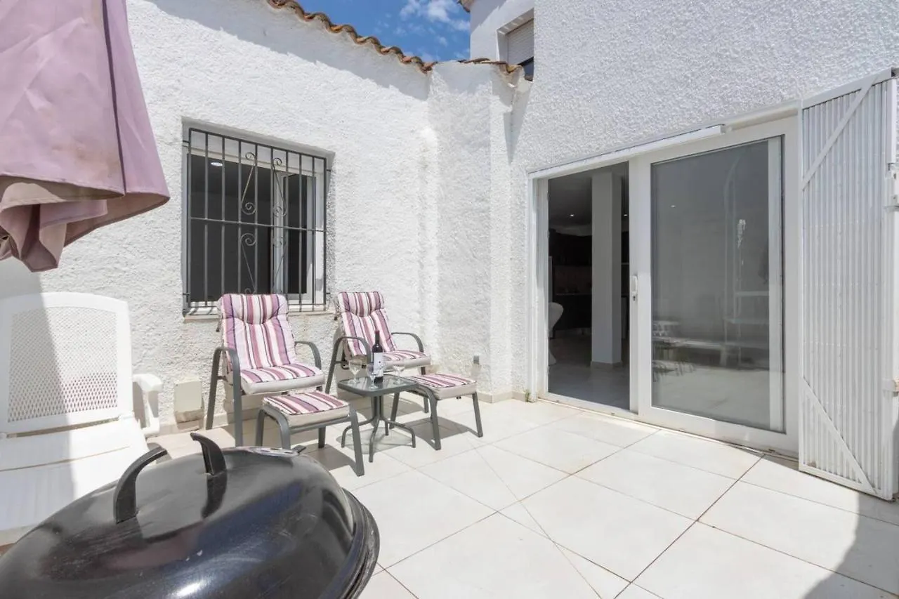 Casa Renovada Centro Empuriabrava Villa 0*,  Spain